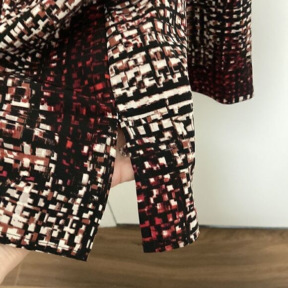 Notations Woman Plus Size Blouse with button front and Long Sleeves. Size 1X. - Picture 6 of 8